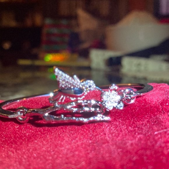 Neiman Marcus Antique Rose Gold Crystal Hummingbird Bracelet - Picture 5 of 7